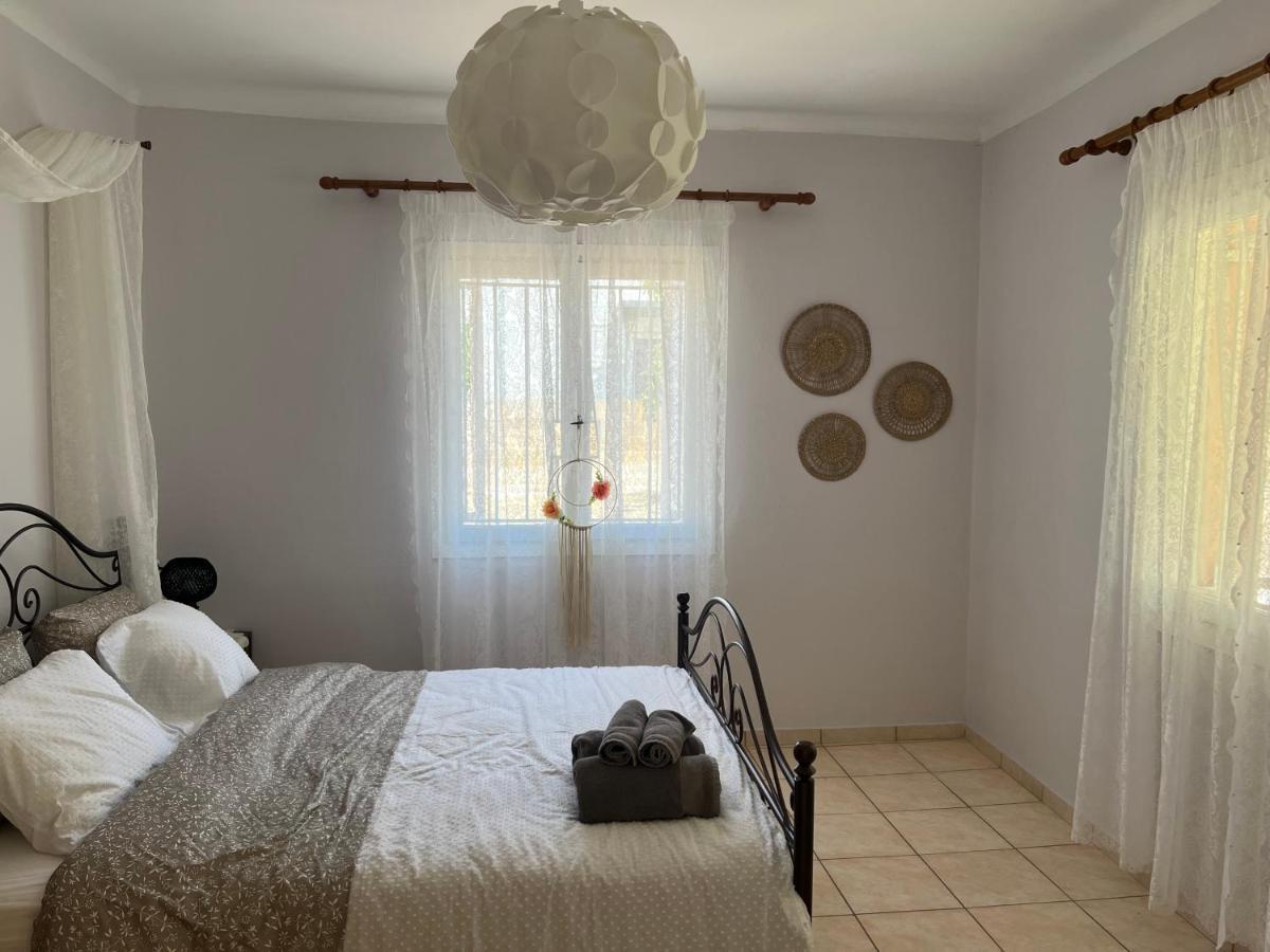 Appartamento Yiayia Katina'S House Corinto Esterno foto